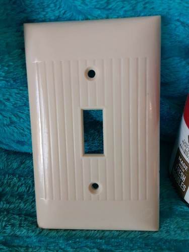 Vintage 60s Sierra Ribbed Mid Century Deco Switch Cover Wall Plate - Picture 6 of 9