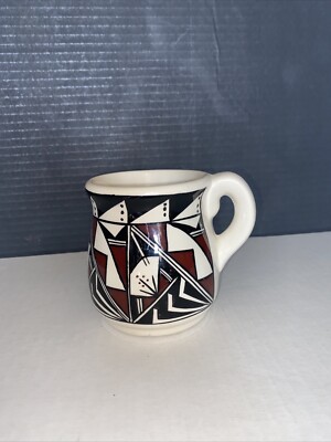 24 oz ceramic coffee mug with lid The Everyday Suburban Mug main image 0