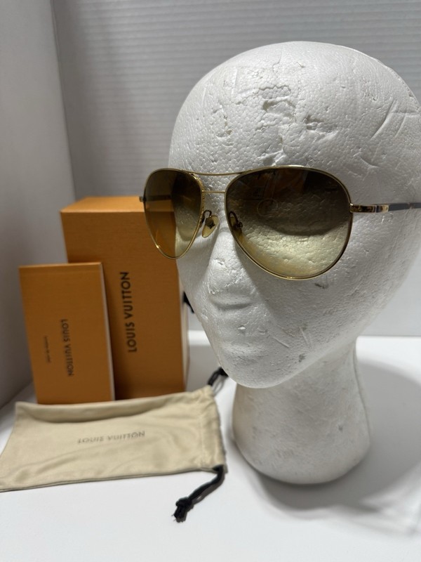 LOUIS VUITTON Z0164U Conspiracy LV Pilot Gold Monogram Sunglasses Soft Case Box