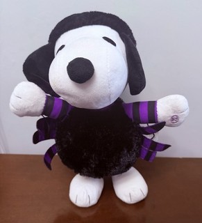 Figura de peluche Gemmy Peanuts Snoopy Spider 2022 paso lateral de Halloween