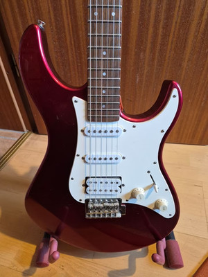 e-Gitarre Yamaha Pacifica 112j Rot-Metallic