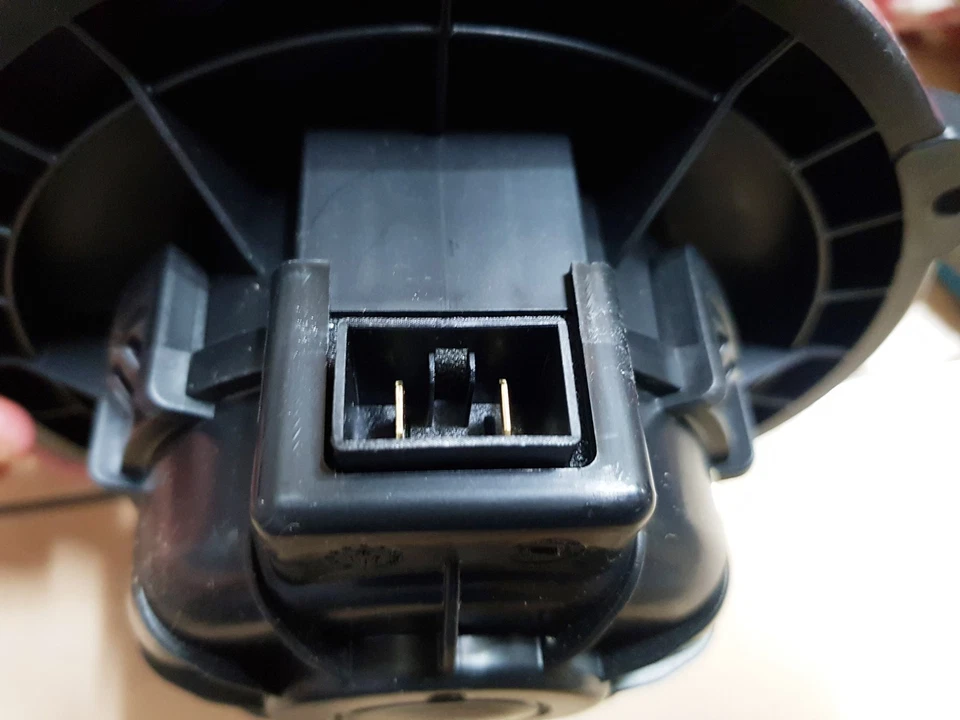 MOTOR SOPLADOR DELANTERO GENUINO para REXTON RODIUS STAVIC FATC+LHD #6921008A21 Express Foto 3 de 4