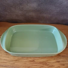 Chantel Green Baking Dish  3.25 quarts  10 1/2"x14" Oven DW Safe