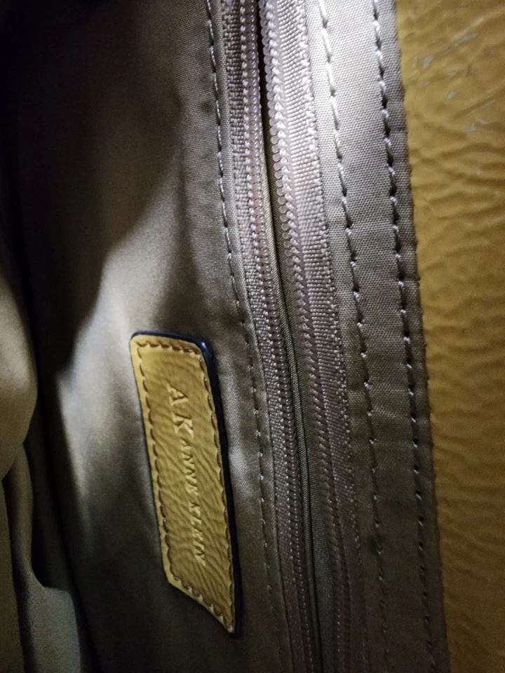 Bolso Ann Klein Cabeza de León Tejido Amarillo De Colección Foto 4 de 4