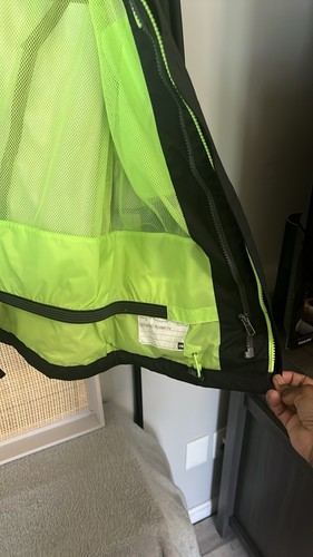 The Northface Boy's Jacket Black And Green Size M (10/12) - Picture 6 of 7