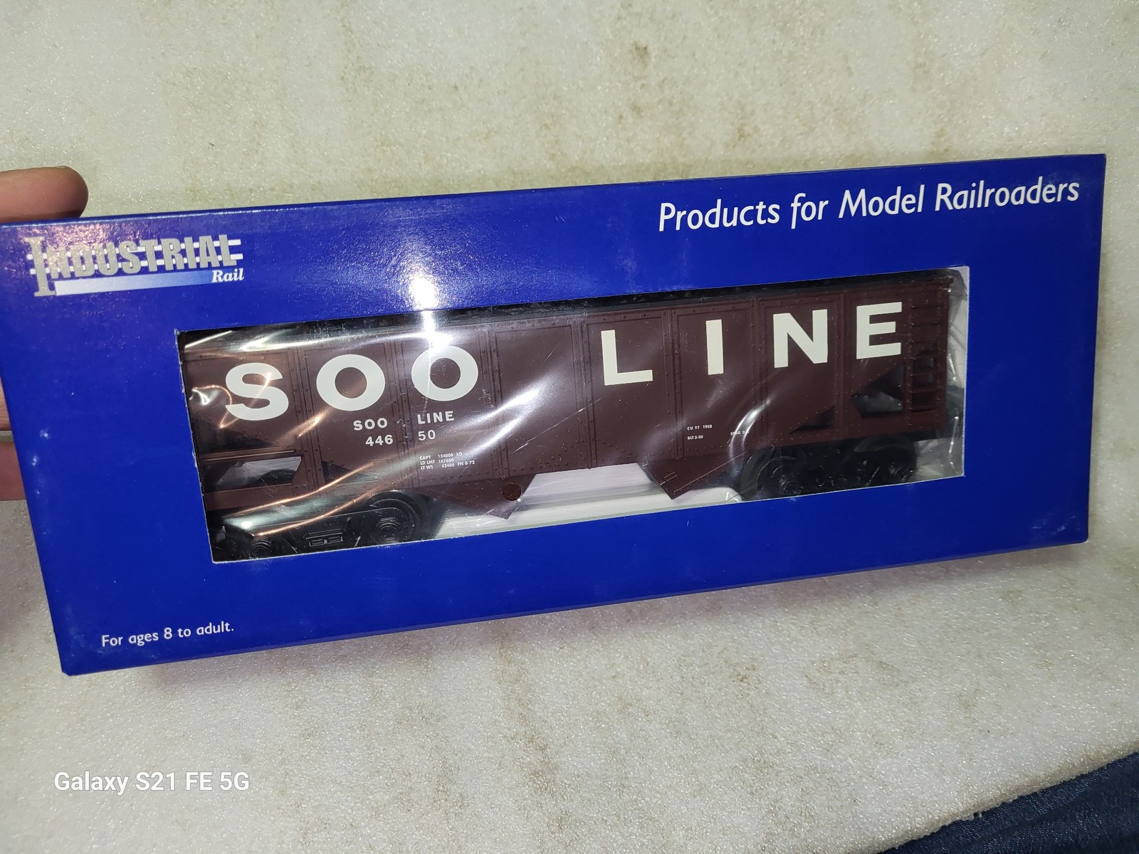 Industrial Rail Soo Line Hopper Car with Load 027 Scale #4006