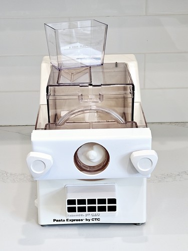 Pasta Express X2000 Maker Machine + Box Manual Dies Dough Food Preparer VTG USA - Picture 9 of 10
