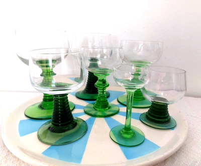 7 Weingläser Aperitifgläser Schnaps grüner Fuß Mix & Match Frankreich 70er Römer