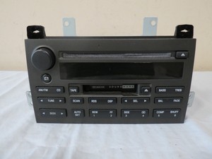 03-09 Lincoln Town Car Audio System AM FM Radio Tape CD Disc Player OEM
