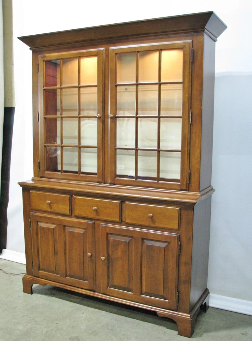 Shaker display cabinet outlet