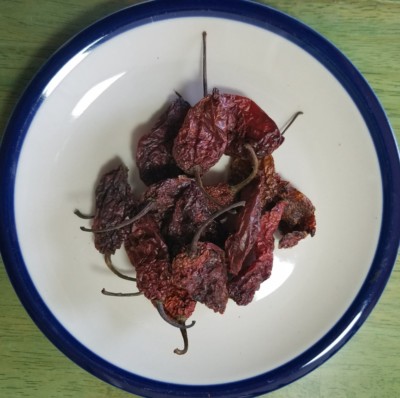 25X (plus) Smoked Bhut Jolokia Ghost Chili Pepper Pods - 1 oz. ( 26 grams !! )