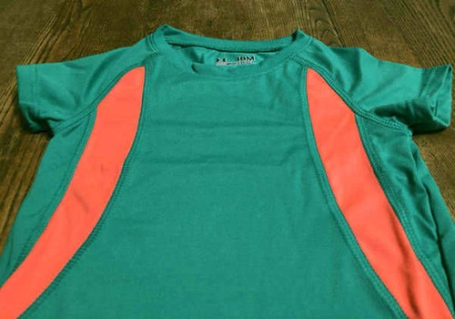 Under Armour Toddler Girl's Shirt Size 18 Mos. NEW Green / Coral - Picture 2 of 3