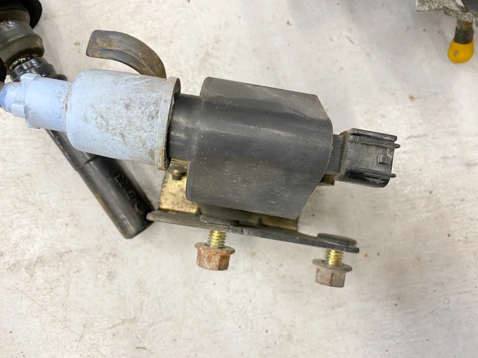 MITUBISHI Minicab U42T Ignition Coil Distributor Parts - Image 2 of 4