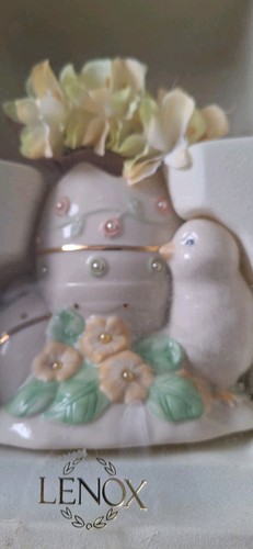 Lenox Blütenblätter und Perlen Küken Knospe Vase Osterei - Bild 2 von 7