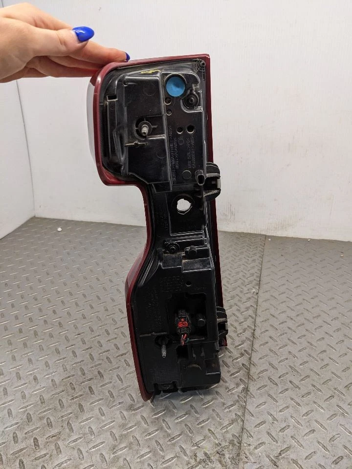 Passenger Tail Light Pickup With Box Fits 19-23 SILVERADO 1500 PICKUP 1165528 - Image 3 of 4