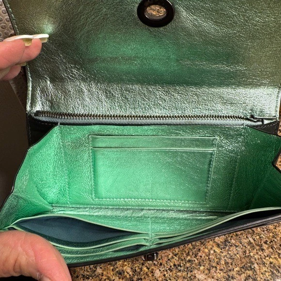 Cartera para mujer COACH 12134 de cuero hiedra delgada con cierre giratorio con solapa Foto 3 de 4