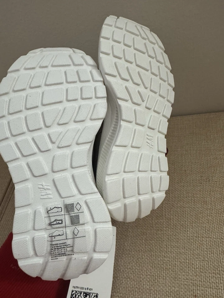 Zapatillas H&M para niños pequeños 7,5 beige/gris Foto 4 de 4