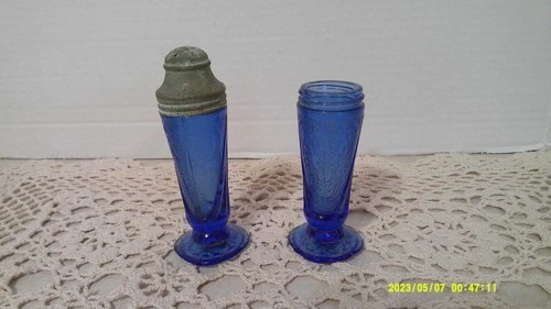 Depression Glass Hazel Atlas Royal Lace Cobalt Blue Salt & Pepper Shakers