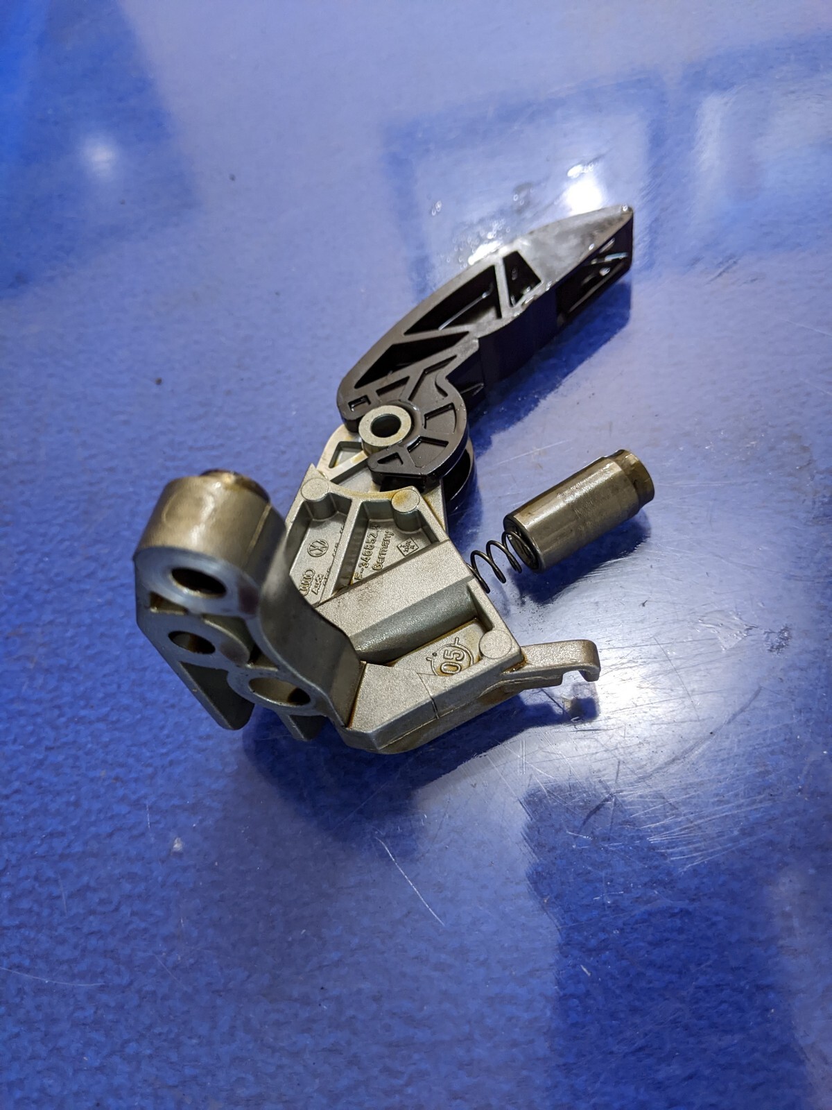 bentley Genuine OEM Engine Timing Chain Tensioner W12 VW/Audi 07D115124