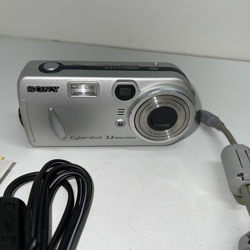 Sony Cyber-shot DSC-P5 3.2MP Digital Camera - (MP1) - Picture 5 of 13