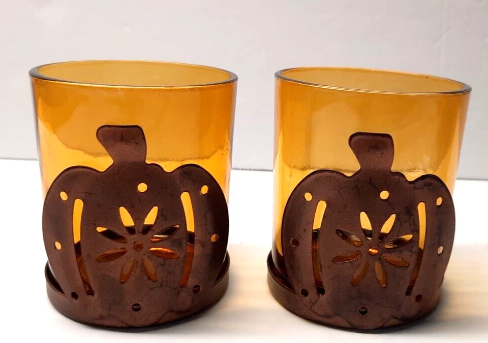 Candelabros de calabaza Jack O Lantern de metal Hosley EE. UU./2 vasos A C Moore votivos Foto 3 de 4