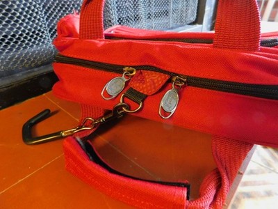 Trousse de toilette de voyage (D'occasion) à Colombier (NE) pour CHF 1