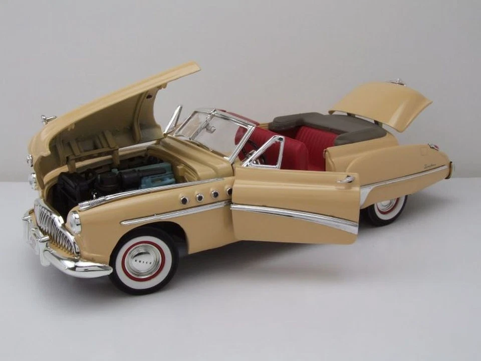 Buick Roadmaster Convertible 1949 Crema Modellino 1:18 MotorMax - Immagine 4 di 4