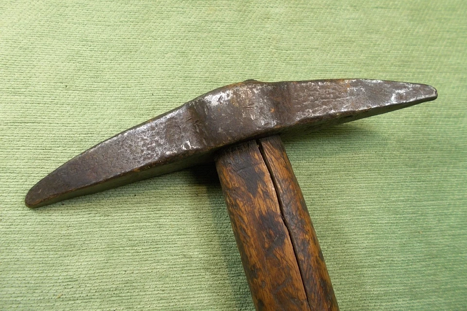 Ancien Pique Roche - Marteau de Tailleur de Pierre - Bois et Fer Forgé - Photo 3/4