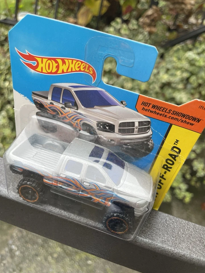 1:64 HOT WHEELS DODGE RAM 1500 NEW - Immagine 3 di 4