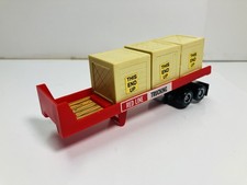 1 Tyco US 1 Red LINE FLATBED TRAILER Brand New with 3 Crates