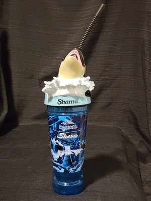 Vintage 2000 SeaWorld Shamu Orca Whale Souvenir Cup Tumbler 3D Lid Straw Whirley