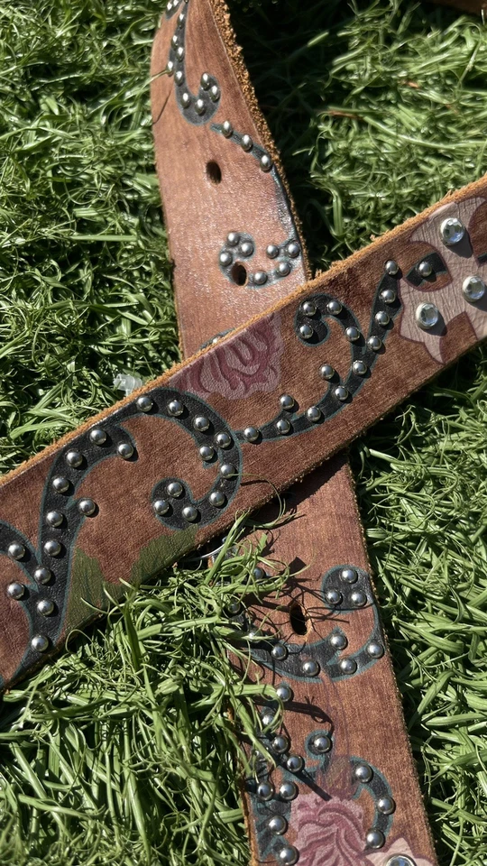 复古全新 NOS NOCONA 西部皮革 22 英寸儿童女孩皮带玫瑰镶嵌十字架 — 第 2/4 张图片