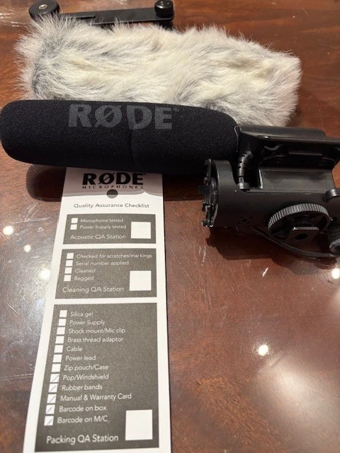 Canon VIXIA HV40 MiniDV HDV HD Bundle   Tested working, RODE microphone, bag - Image 3 of 4