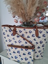 Joop Shopper Cortina Ketty Handbag mit Veilchenmuster Incl.Utensilient Gebraucht