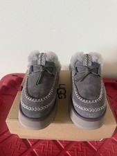 UGG Women  s 9 Gray Suede Moccasin Slip-On Slippers Fur Lined Classic