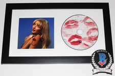 SABRINA CARPENTER SIGNED FRAMED SHORT N' SWEET CD INSERT ALBUM PHOTO BECKETT COA