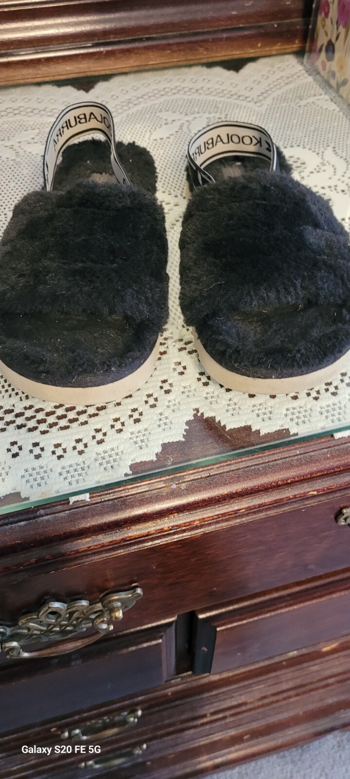 Sandalias rosa FUZZ'N rosa para niñas jóvenes Koolaburra by Ugg - talla 1 - usadas en excelente estado