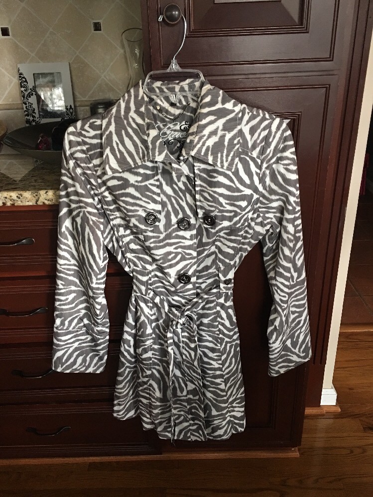 【GUESS】レディースコットンベルベットバーシティジャケット GUESS White Gray Zebra Print Rain Jacket Raincoat Belted