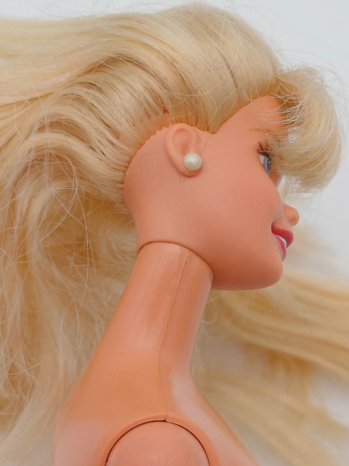 BARBIE MATTEL ANNI '80/90 CON OUTFIT DI FANTASIA - Immagine 4 di 4