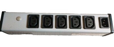Wiremold IEC C13 Stromverteilungseinheit mit Schalter 5-fach 250 V Kabelmontage