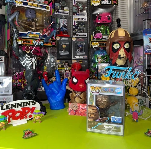 Funko Pop! One Piece Franky ( bronze ) exclusive # 2180 with hard stack