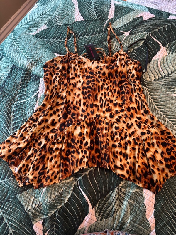 New Material girl cape town leopard top sz small