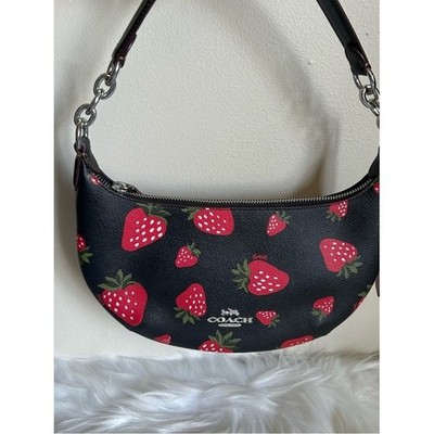 Coach Payton Hobo Black Strawberry Pebbled Leather Shoulder Bag Good