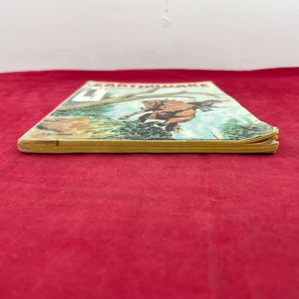 Vintage 1975 Earthquake Matt Christopher Paperback Book - Image 4 of 4