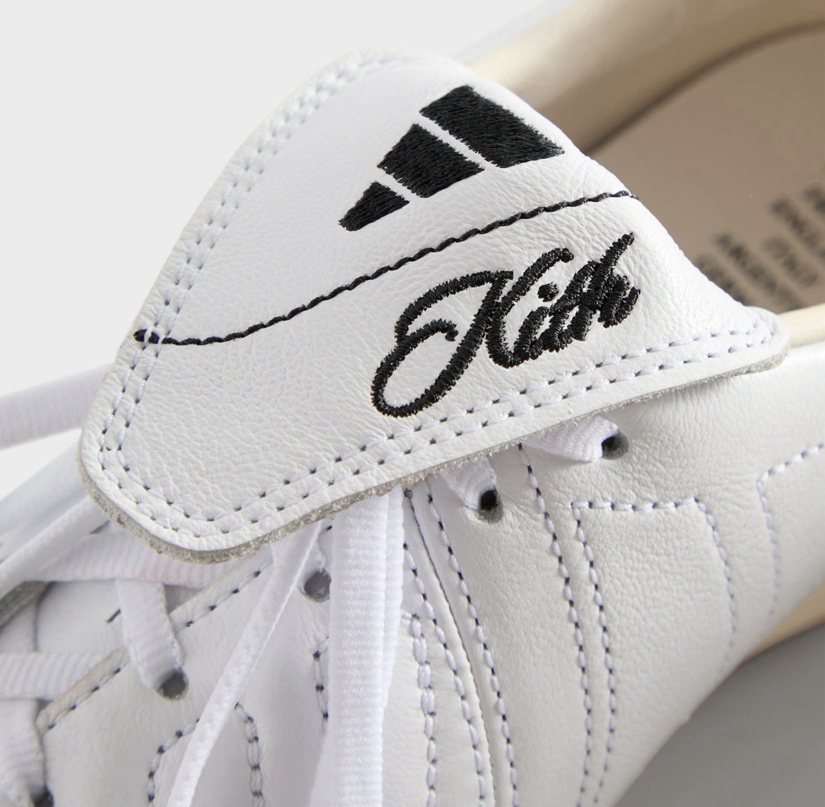 Kith Adidas Football Predator 2002 IC White Black Gum JS0727 Kith Adidas Football Predator 2002 IC White Black Gum JS0727