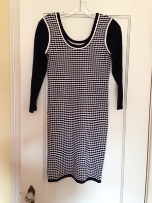 BANANA REPUBLIC black and white scoop neck sweater dress -S