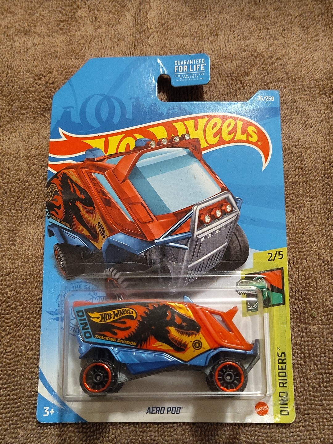 2020 Hot Wheels Dino Riders Aero Pod - Tracking Division, 2/5 NEW Red