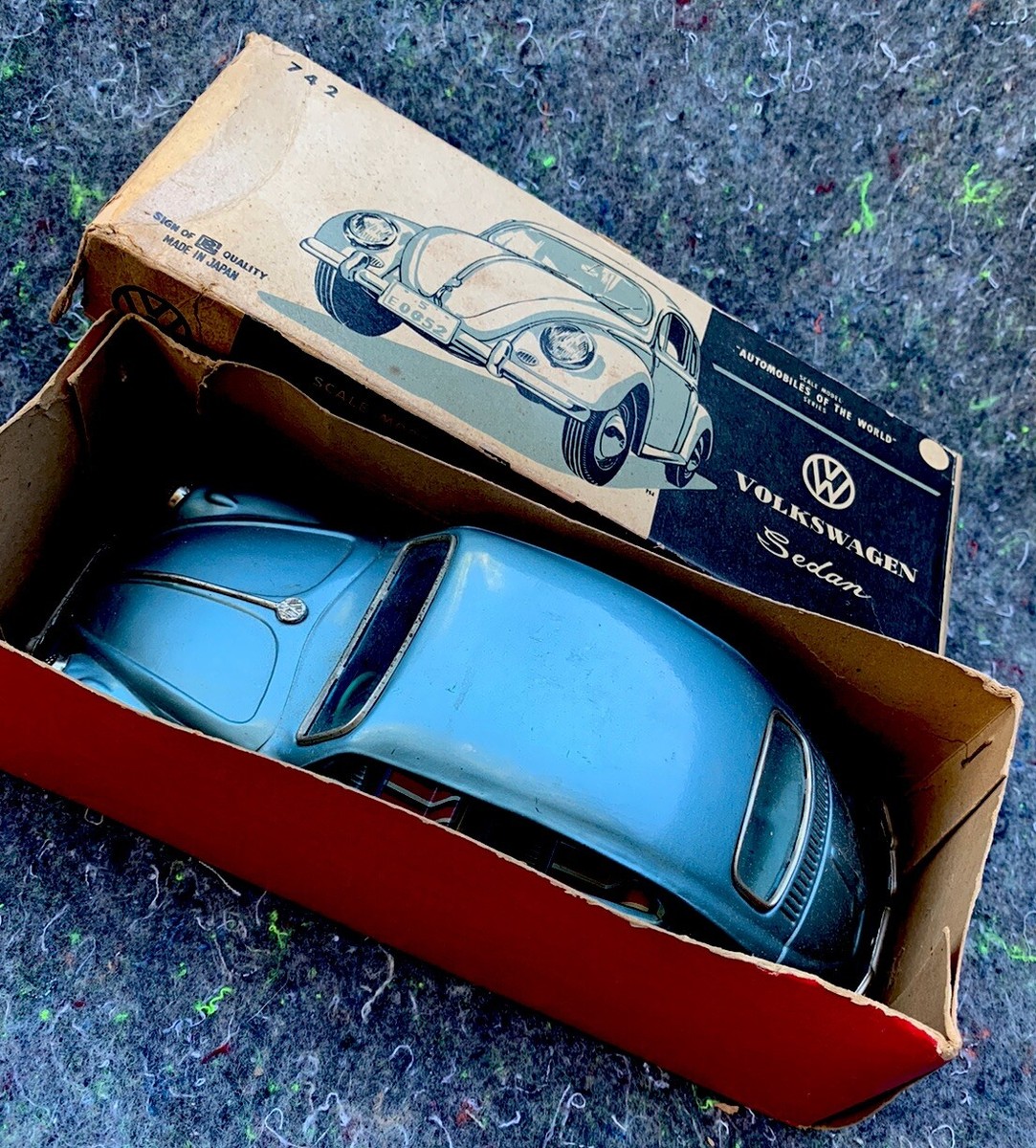 FRICTION POWERED  VOLKS WAGEN  ブリキ vintage VW Tin Toy Japan BANDAI friction VOLKSWAGEN BEETLE 8