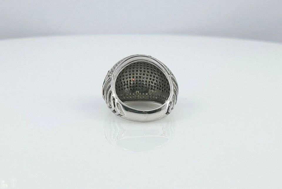 Alianza de plata de ley con cúpula de diamantes naturales azul blanco corte redondo de 2,21 quilates Foto 3 de 4