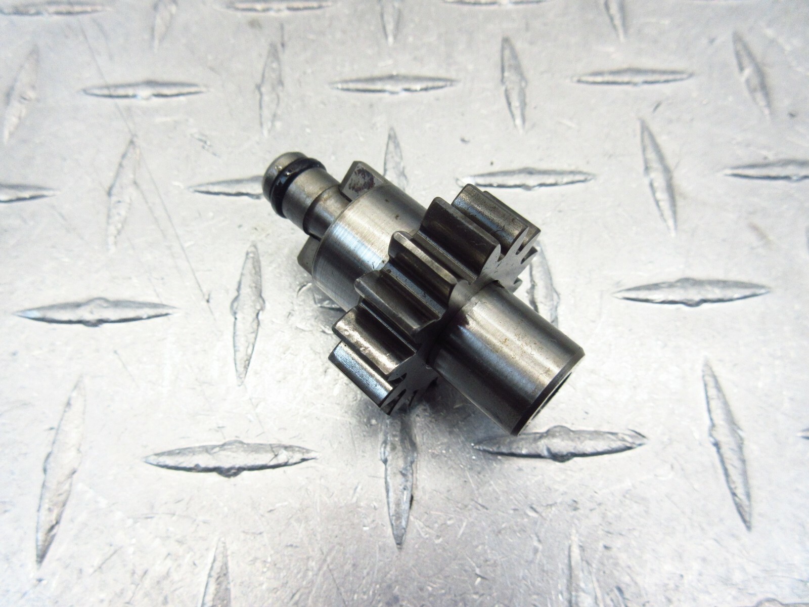 1990 8593 BMW K75 K75S WATER PUMP GEAR SPRCOKET DRIVE SHAFT OEM GOOD